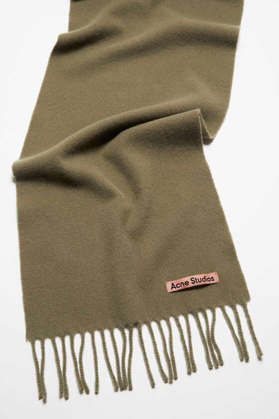 (image for) Smooth-Running Fringe wool scarf - skinny